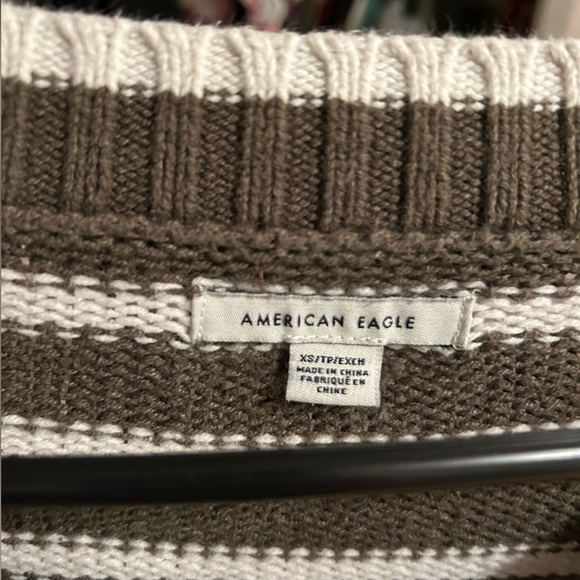 American Eagle sweater - Picture 3 of 3